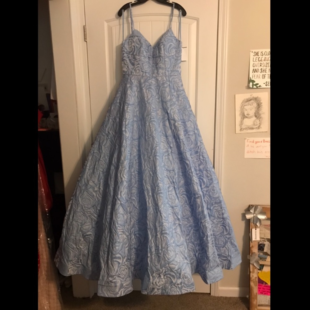 NEW WITH TAGS!! Camille La Vie Prom dress